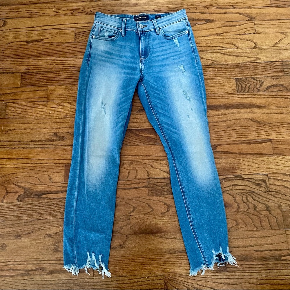 Lucky Brand Ava Crop Blue Denim Distressed Jeans Style 7WP1854 Women’s Sz 4 / 27